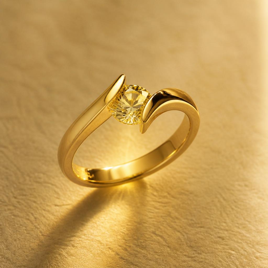 Bague Tsohar en or avec une pierre lumineuse